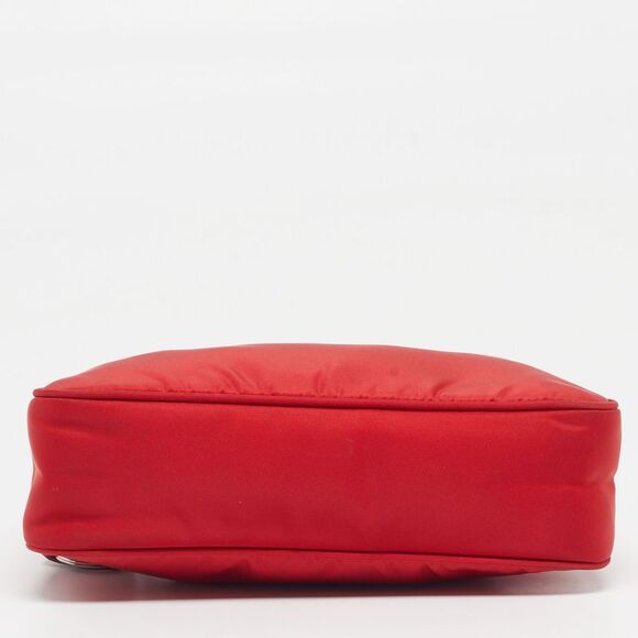 Prada Re-Edition 2000 Red Nylon Shoulder Bag - Picture 6 of 7
